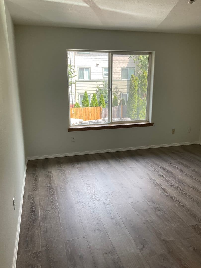 Portland Apartment: 110 & 114 SE 146th Ave.