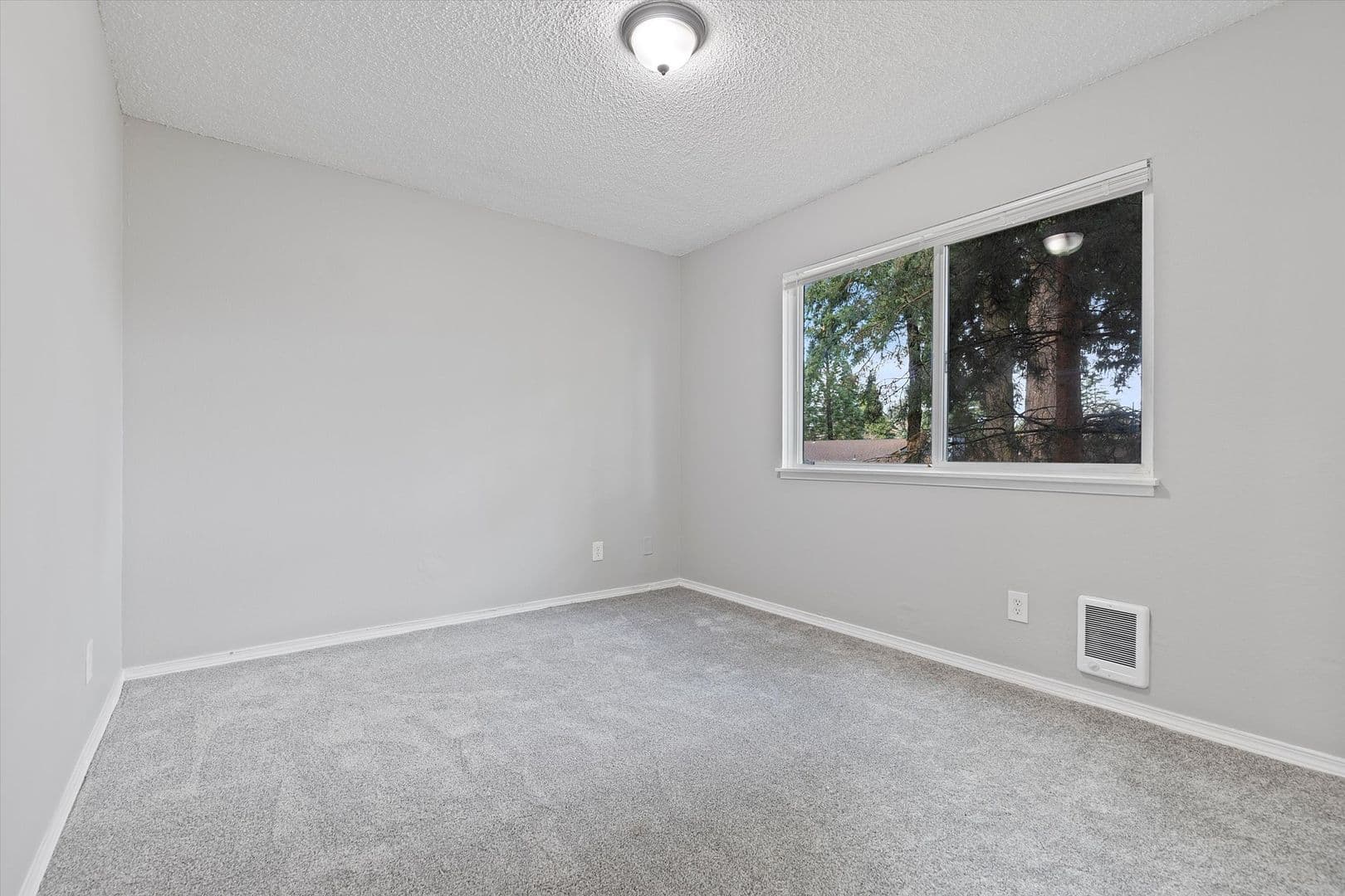 Portland Apartment: 13801-13865 SE Stark