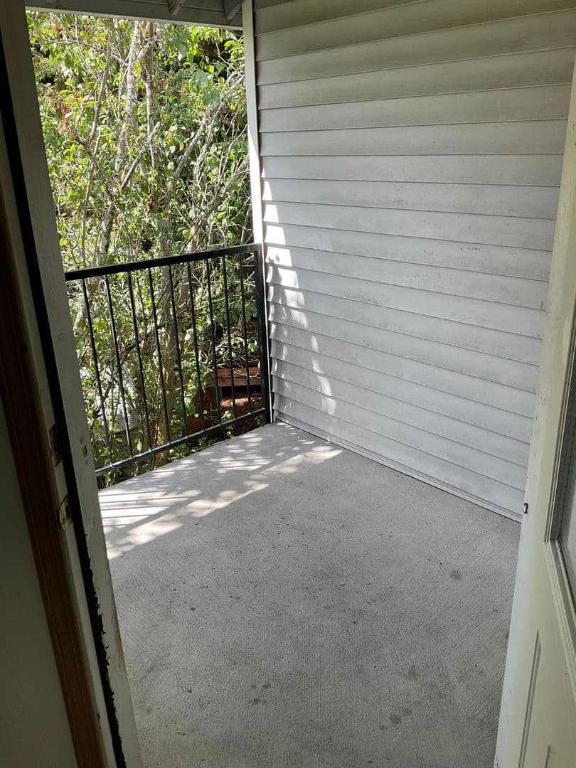 Portland Apartment: 110 & 114 SE 146th Ave.