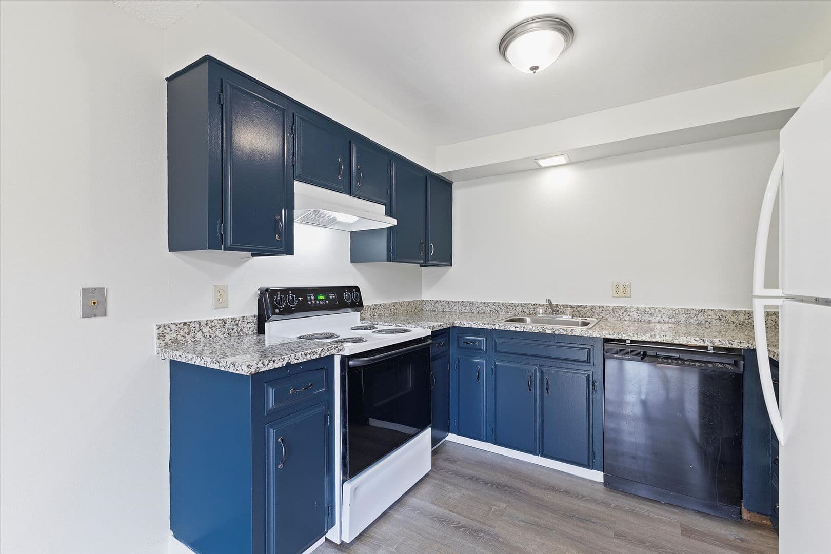 Portland Apartment: 10325 NE Hancock St.