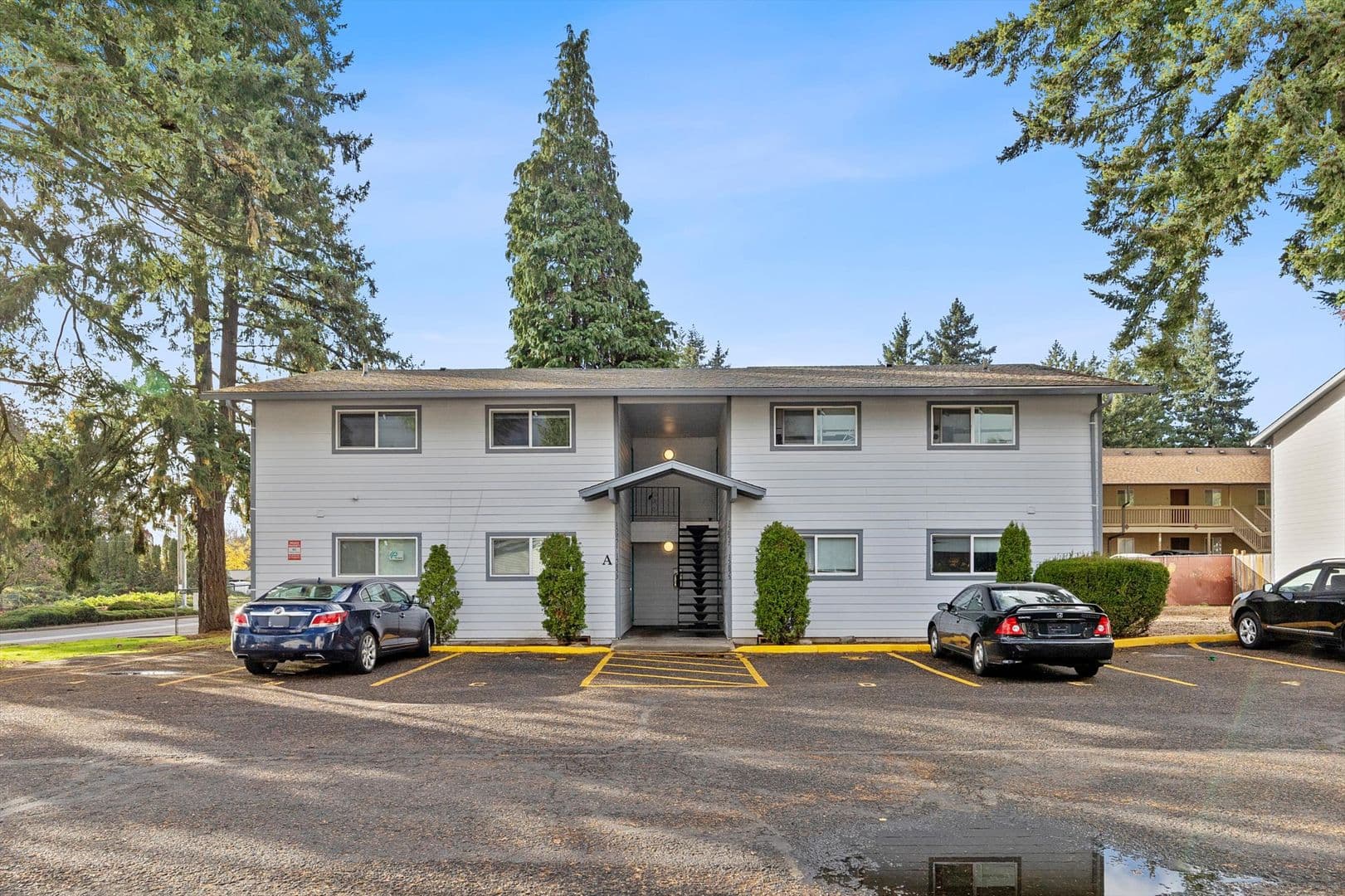 Portland Apartment: 15851-15881 E. Burnside St.