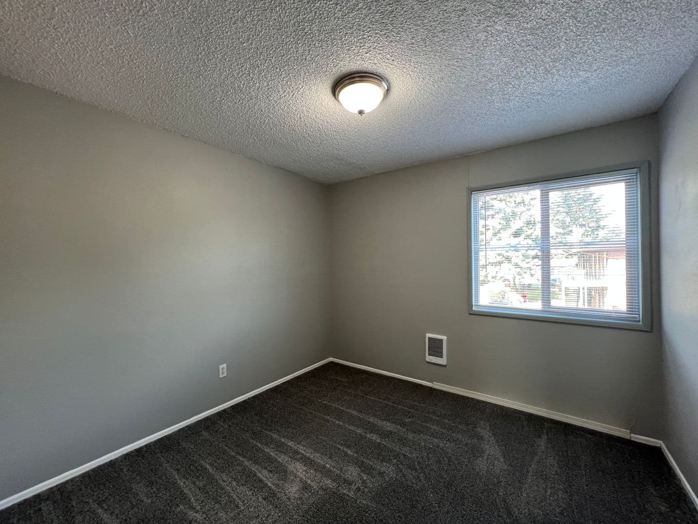 Portland Apartment: 10329 NE Prescott St.