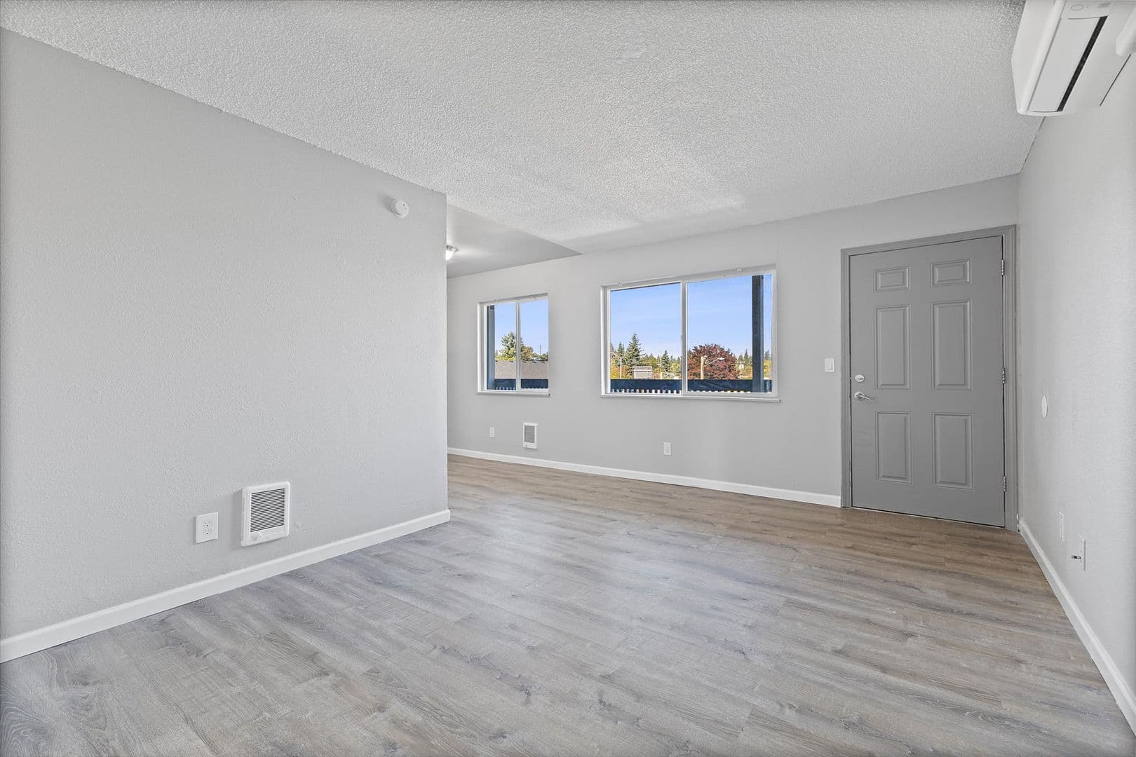 Portland Apartment: 635-741 SE 182nd