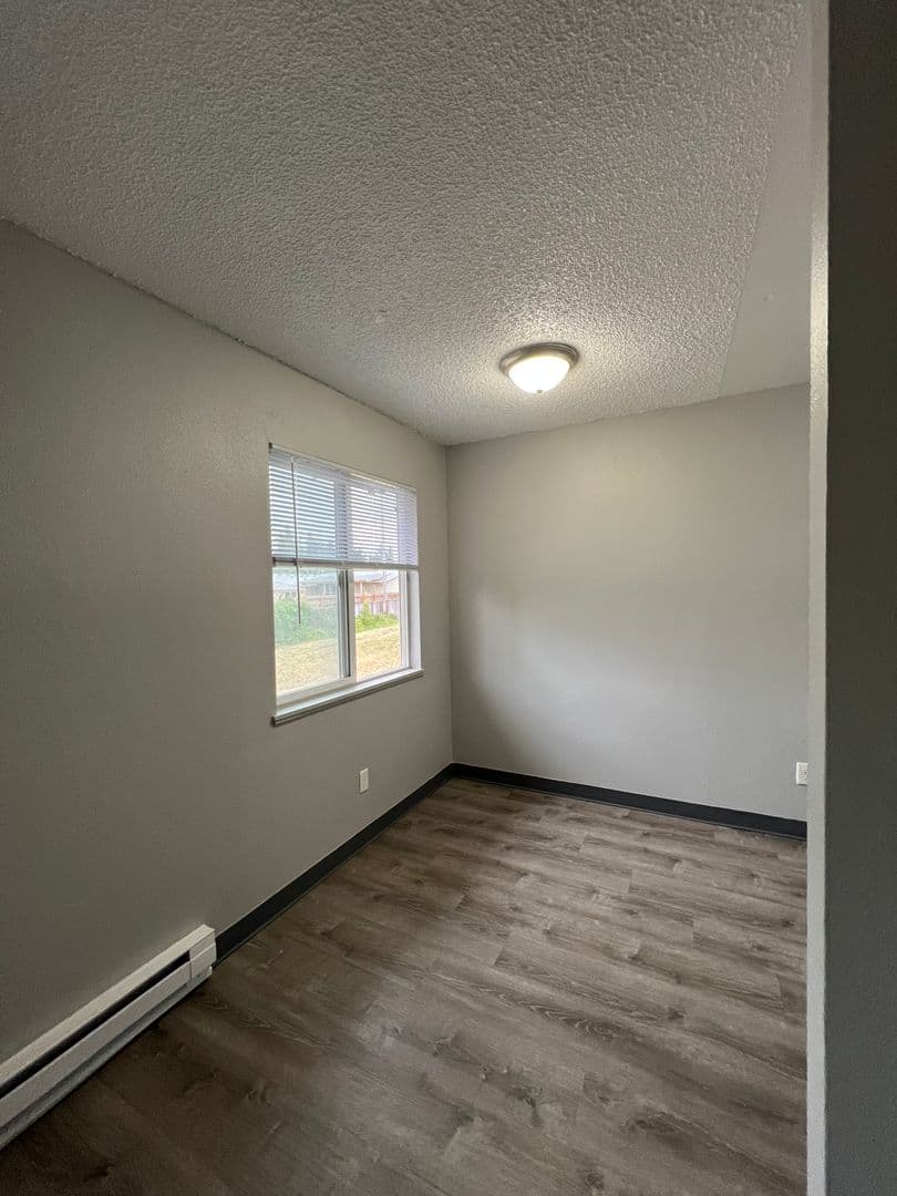Portland Apartment: 16836 SE Stark St