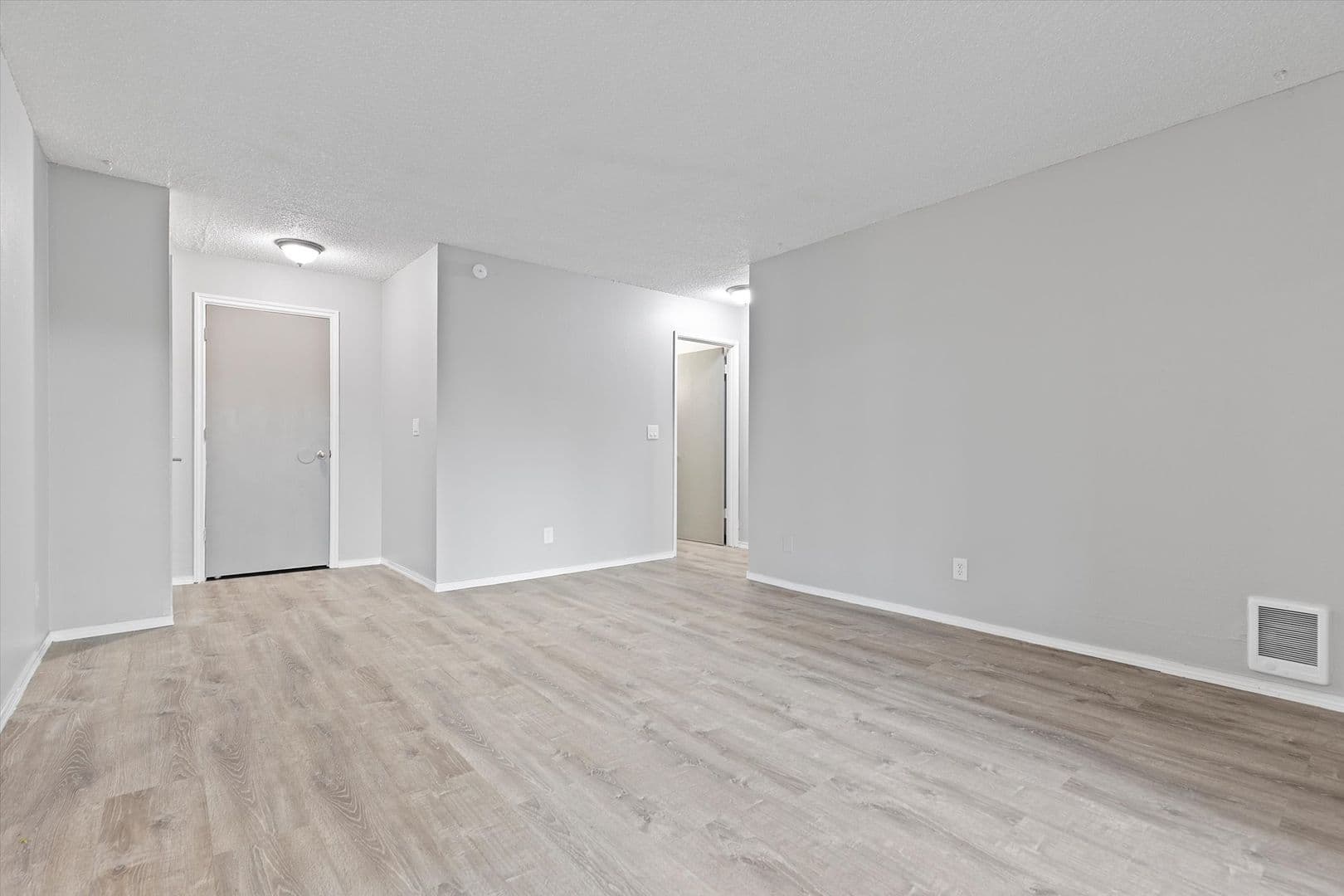 Portland Apartment: 13801-13865 SE Stark