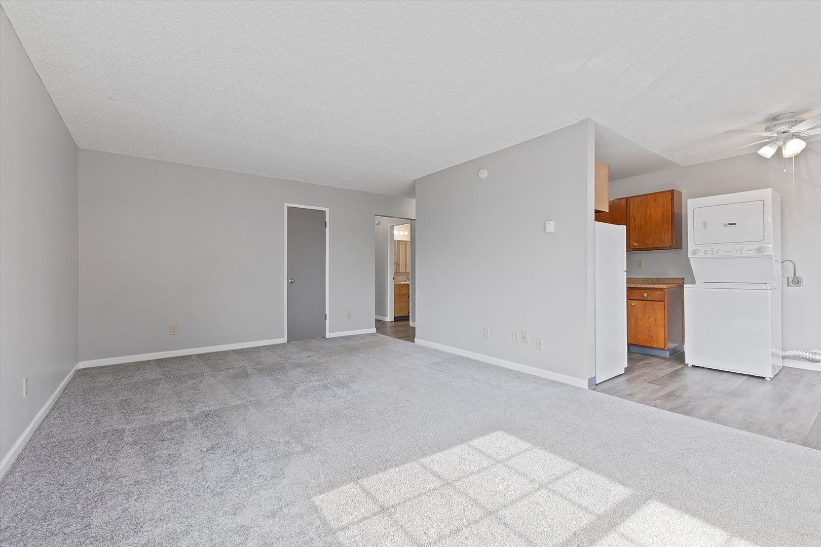 Portland Apartment: 14021 SE Stark