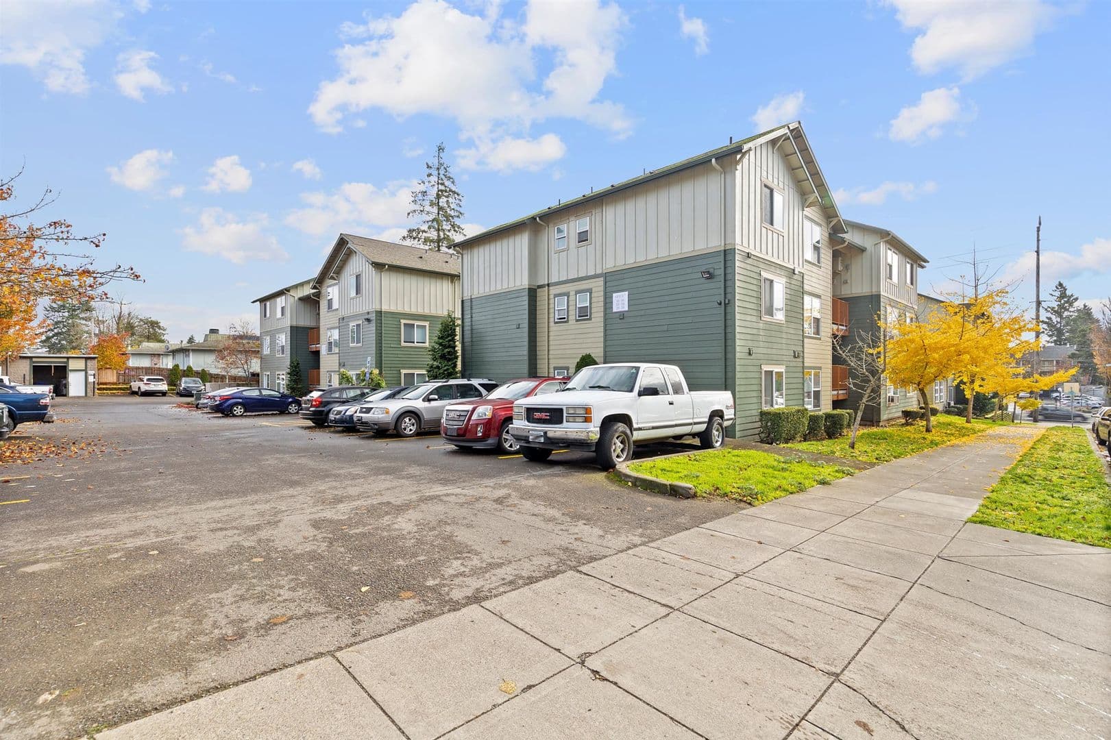 Portland Apartment: 450 SE 127th Ave.