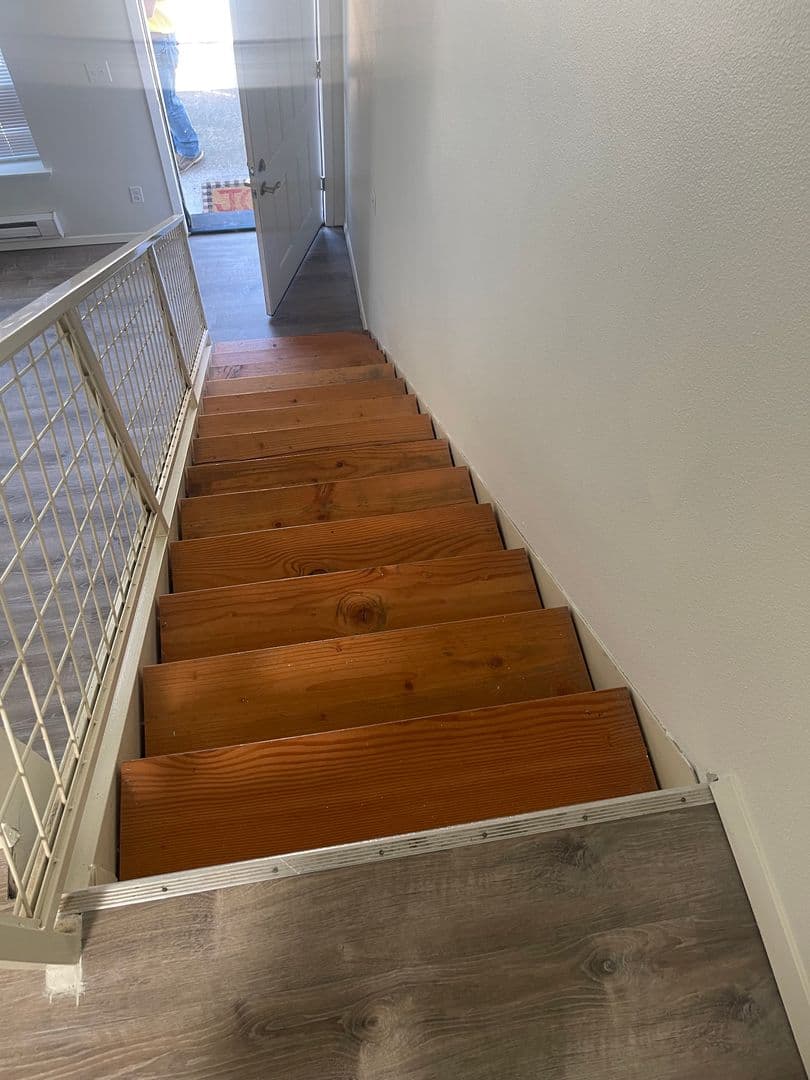 Portland Apartment: 12026 SE Ash St