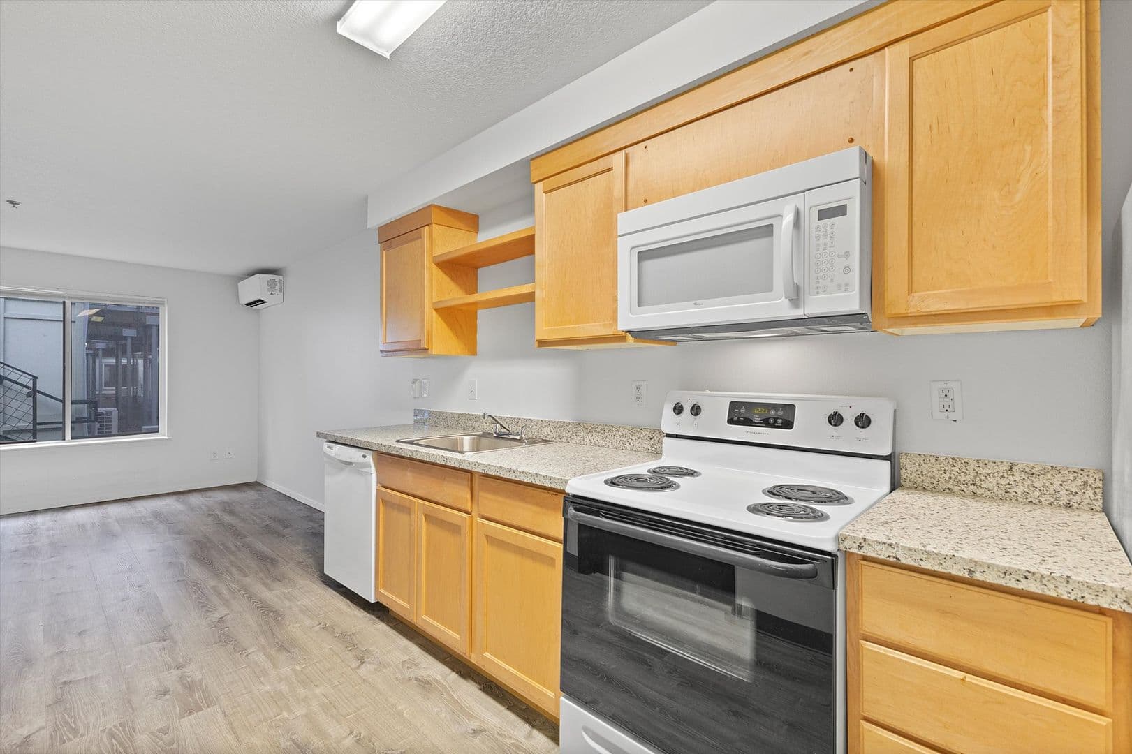 Portland Apartment: 12026 SE Ash St