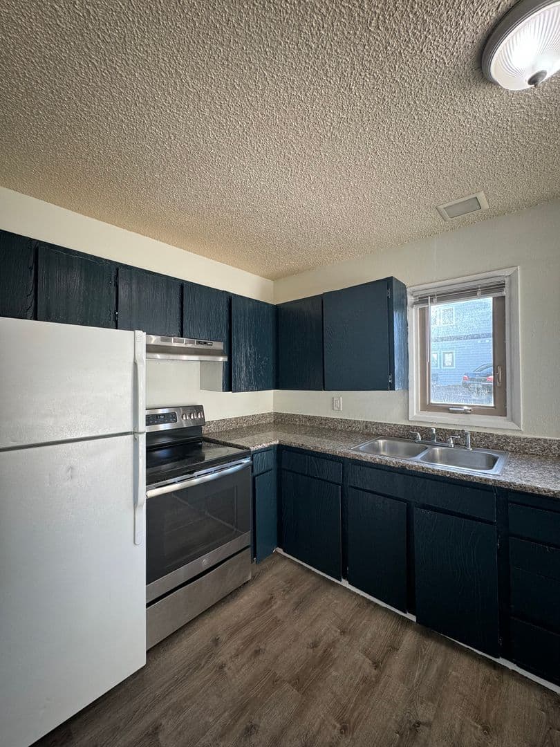 Portland Apartment: 10329 NE Prescott St.
