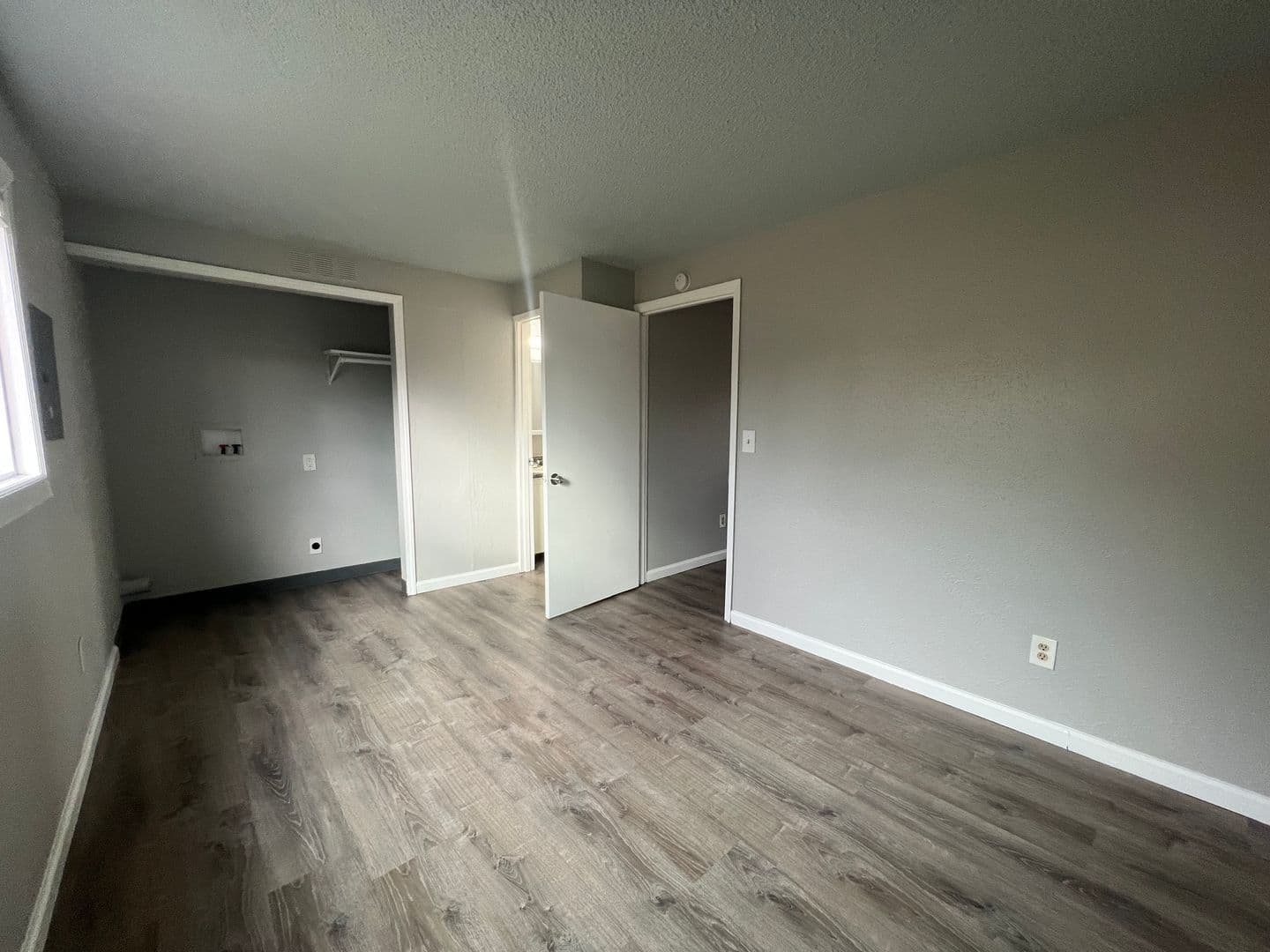 Portland Apartment: 16000 SE Alder St.