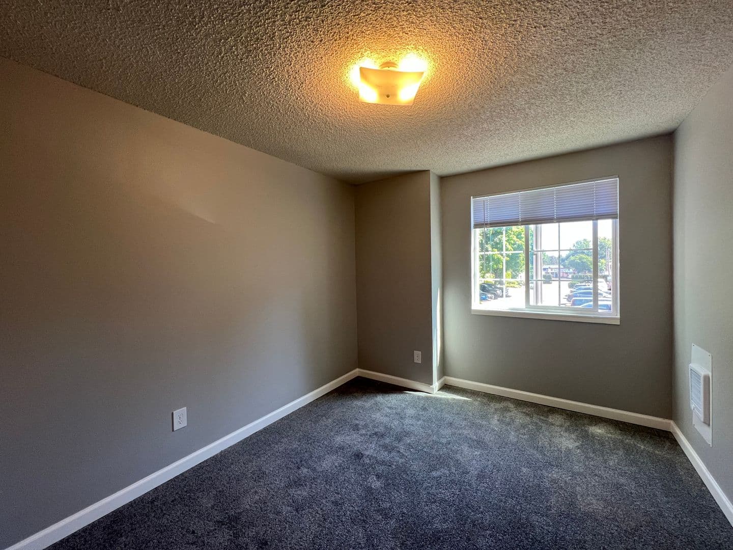 Portland Apartment: 17439 SE Stark St