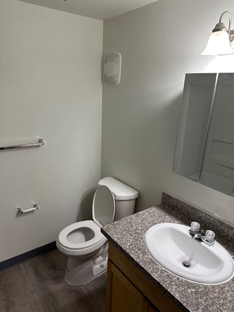 Portland Apartment: 12026 SE Ash St