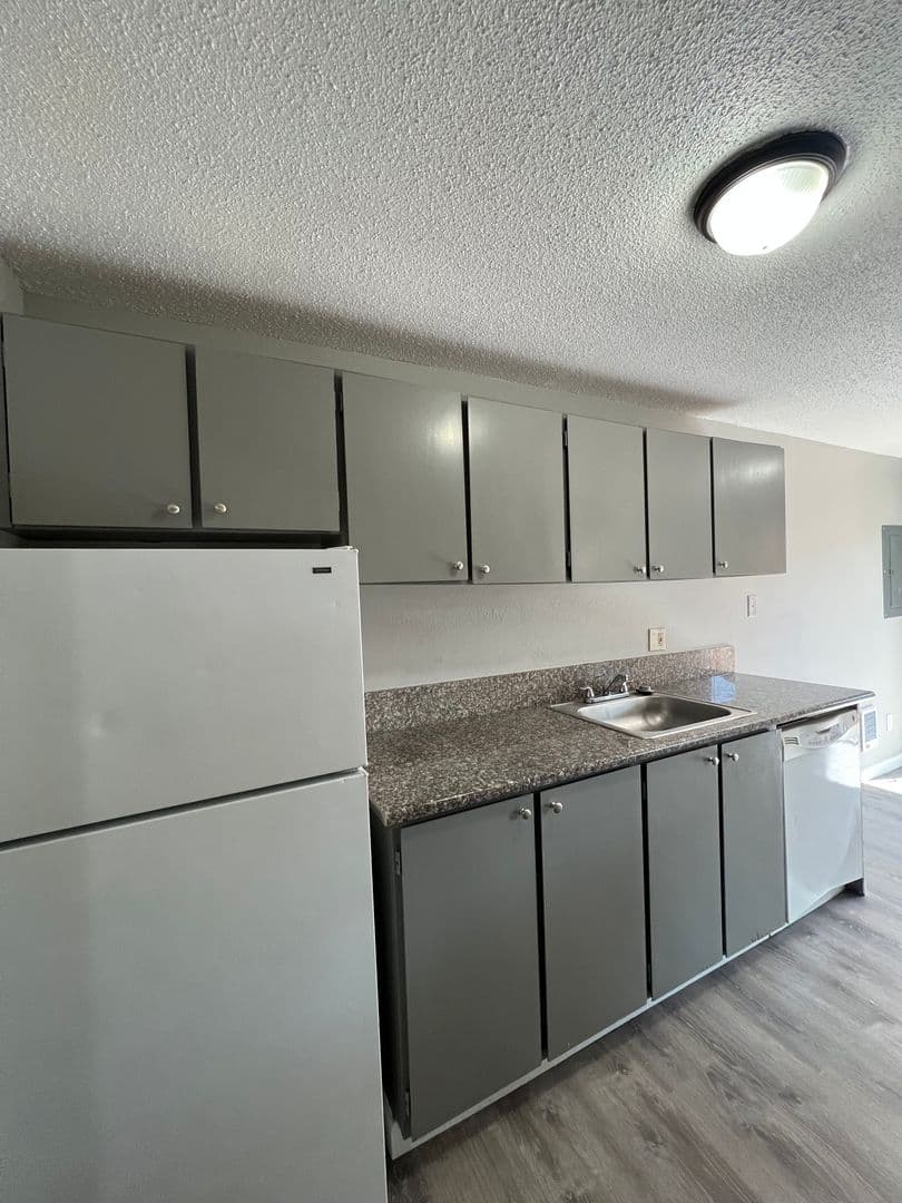 Portland Apartment: 621 NE 162nd