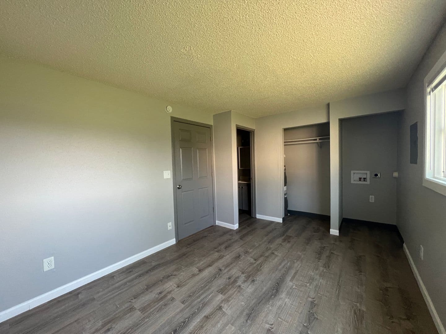Portland Apartment: 16000 SE Alder St.