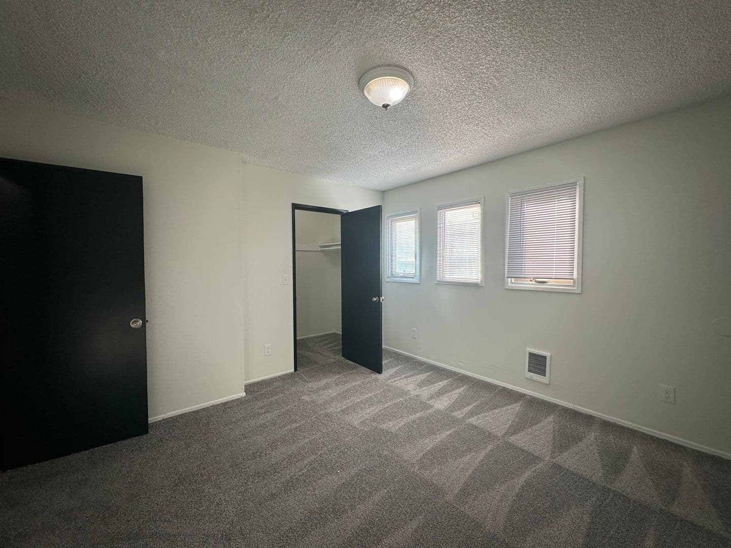 Portland Apartment: 10329 NE Prescott St.