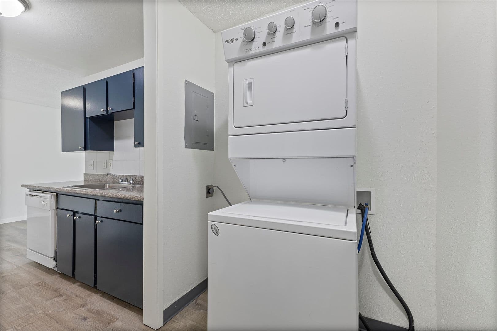 Portland Apartment: 16124 SE Alder St.