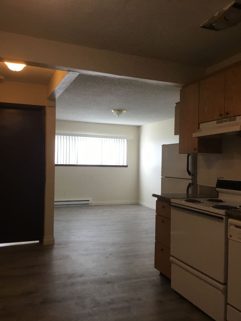 Portland Apartment: 16124 SE Alder St.