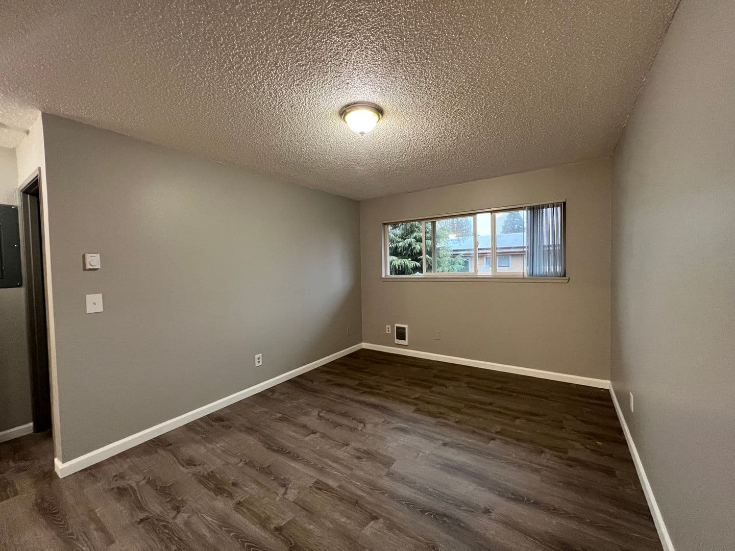 Portland Apartment: 16124 SE Alder St.