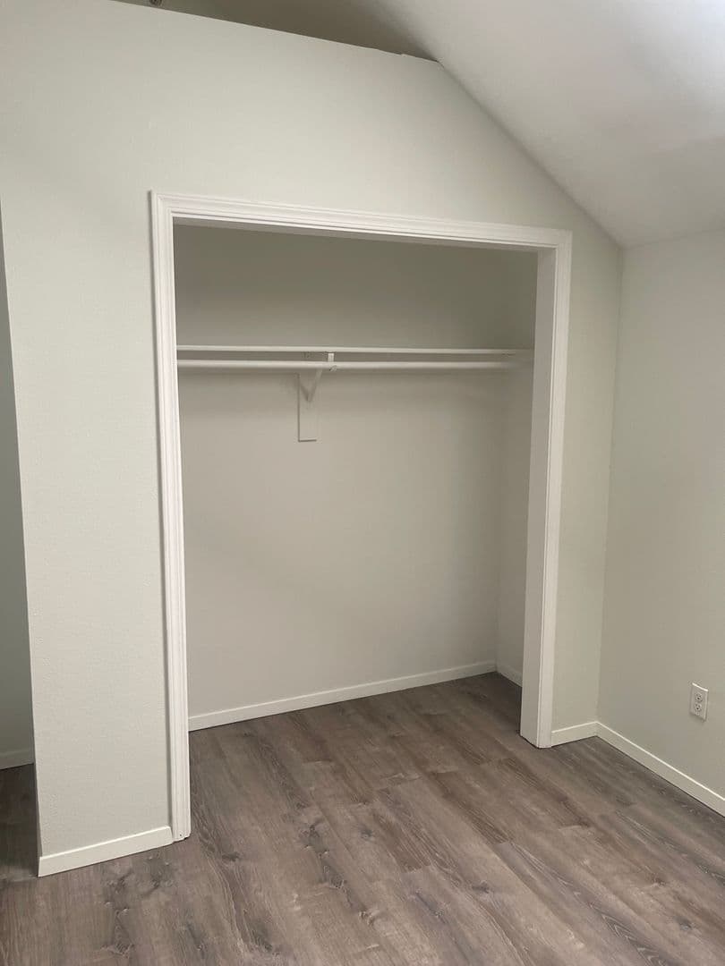 Portland Apartment: 12026 SE Ash St