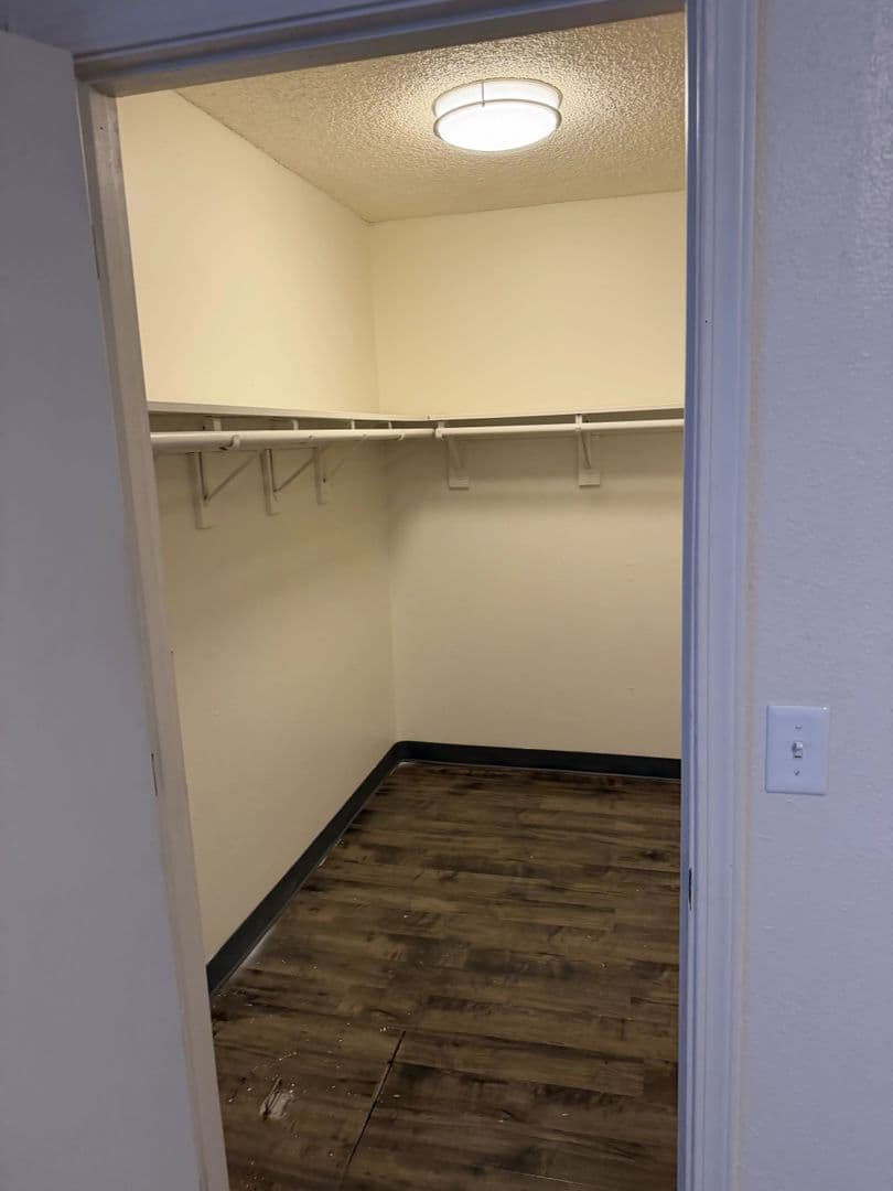 Portland Apartment: 16300 & 16400 E. Burnside St.