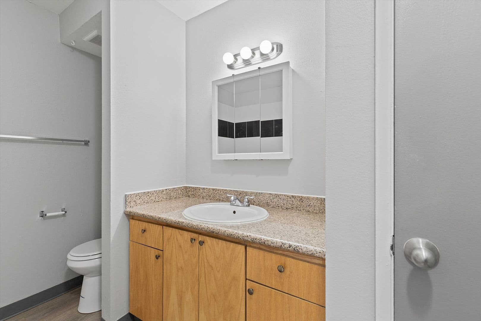 Portland Apartment: 13801-13865 SE Stark