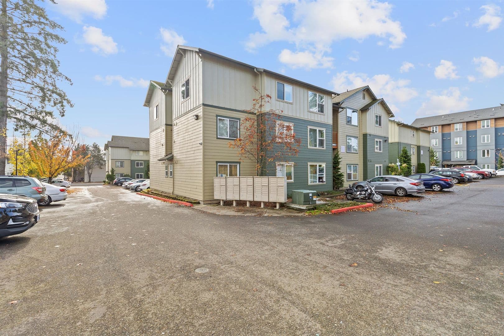 Portland Apartment: 450 SE 127th Ave.