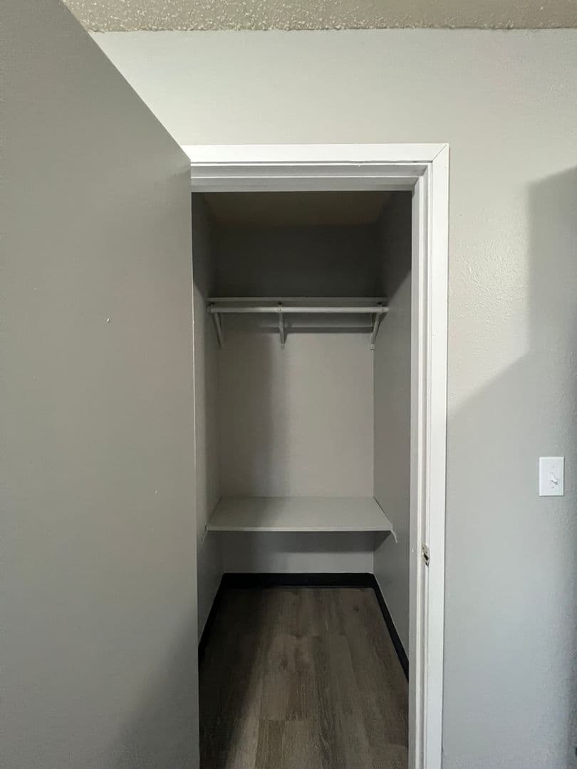 Portland Apartment: 16124 SE Alder St.