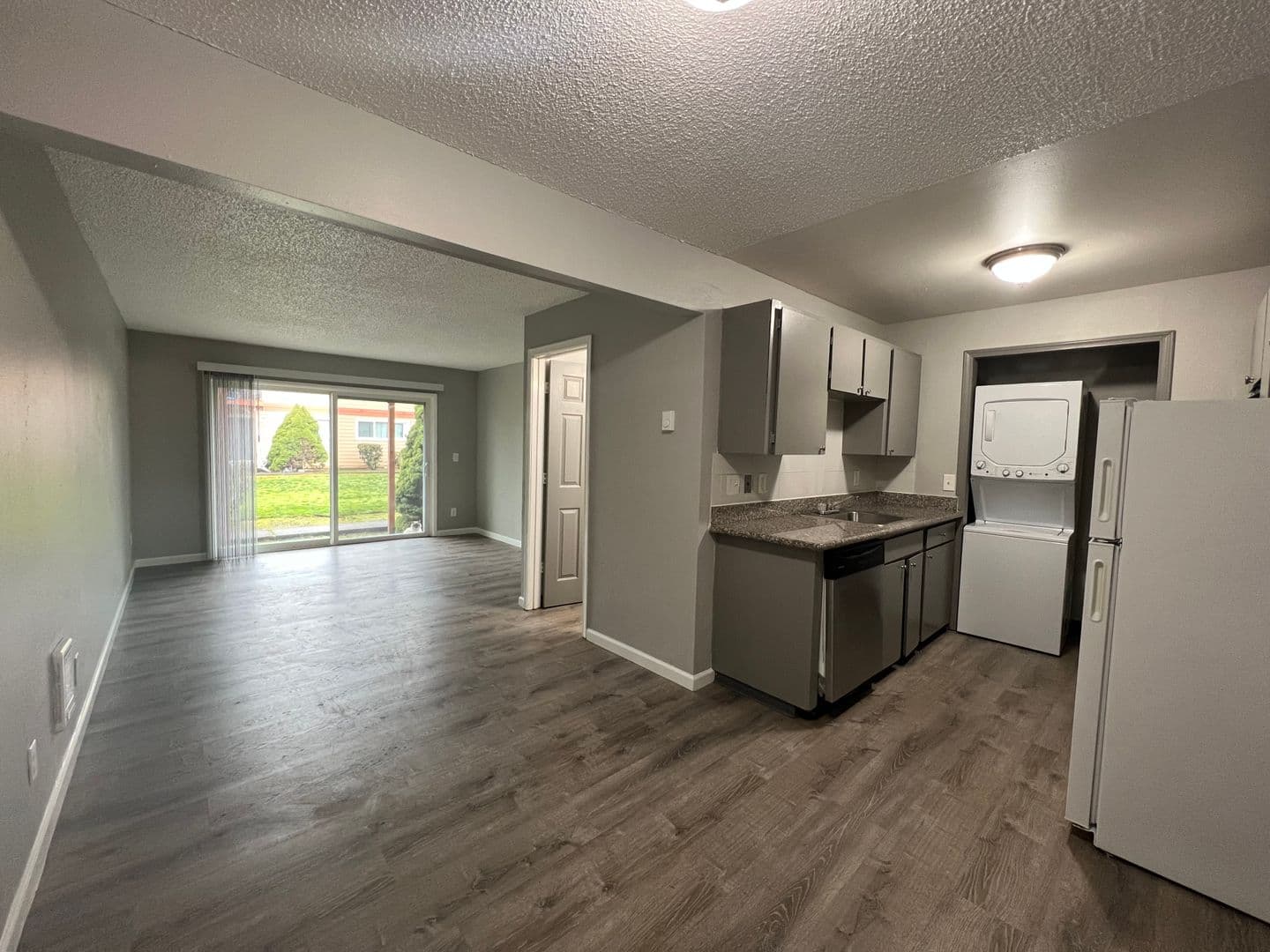 Portland Apartment: 16124 SE Alder St.