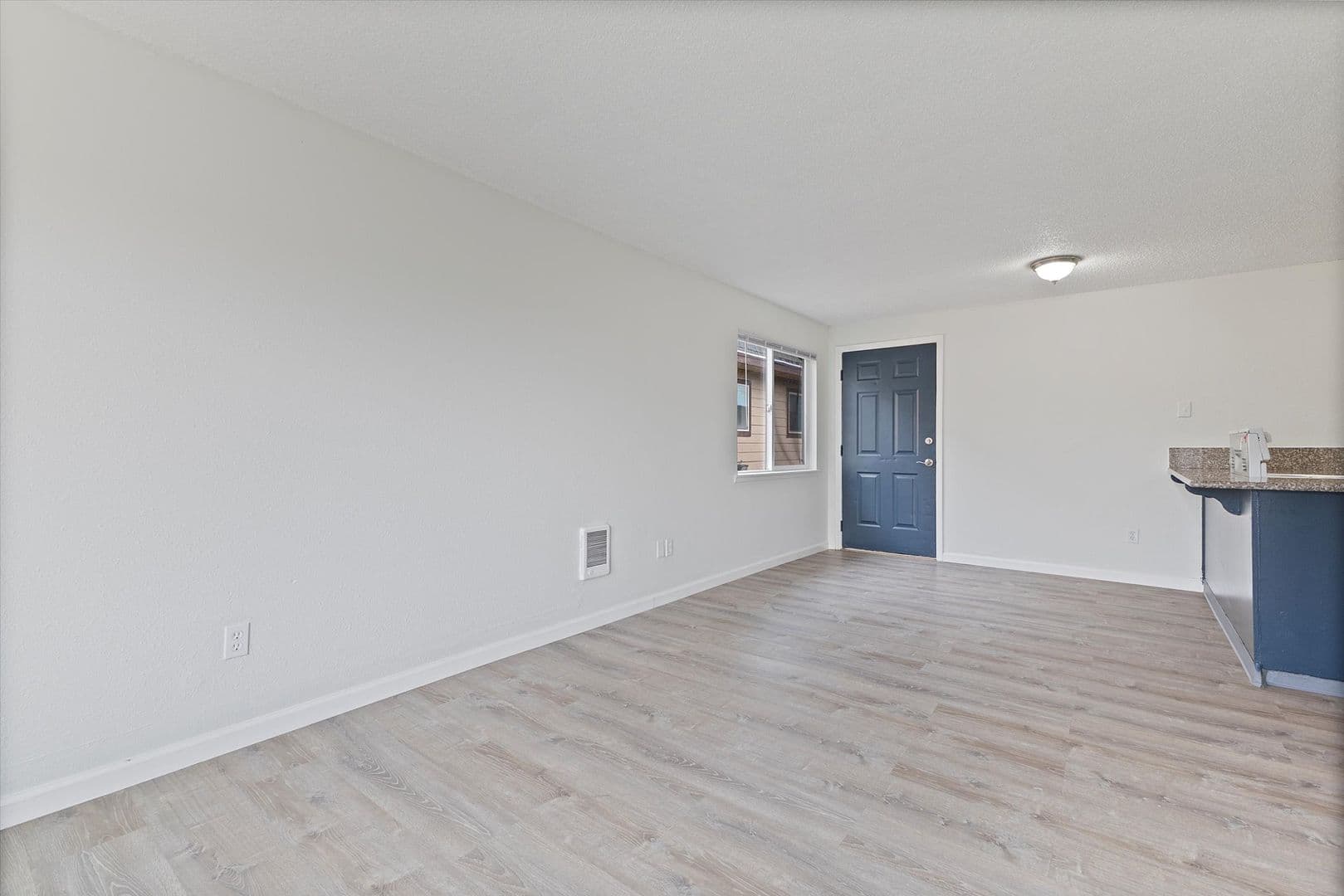 Portland Apartment: 16000 SE Alder St.