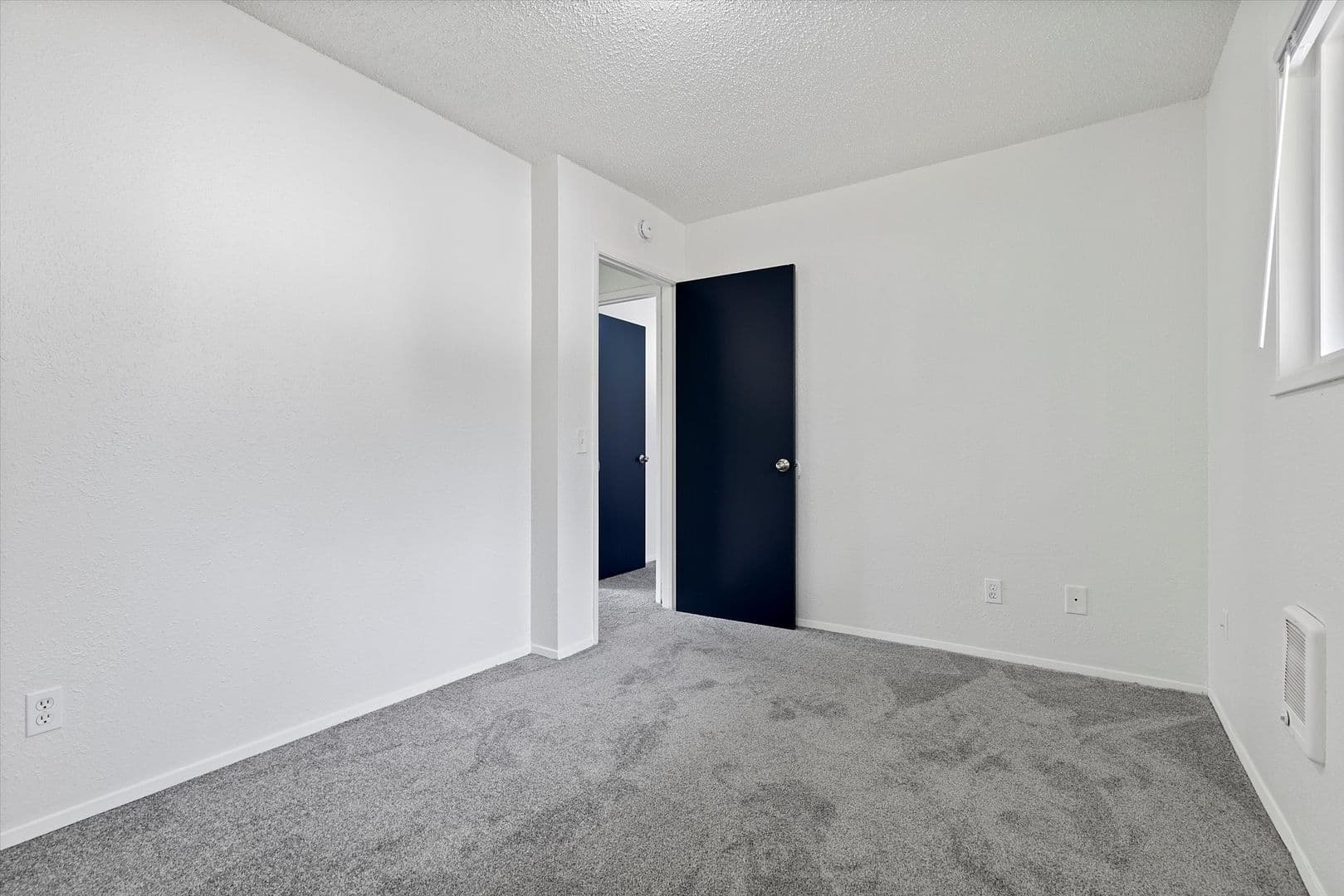 Portland Apartment: 15851-15881 E. Burnside St.
