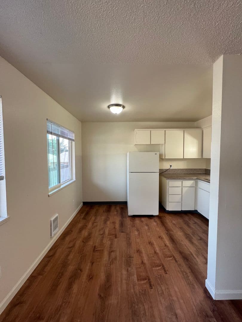 Portland Apartment: 635-741 SE 182nd