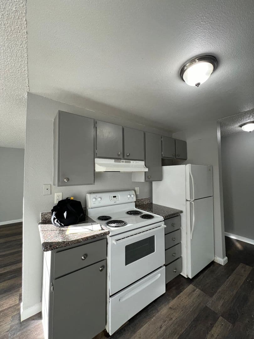 Portland Apartment: 17439 SE Stark St