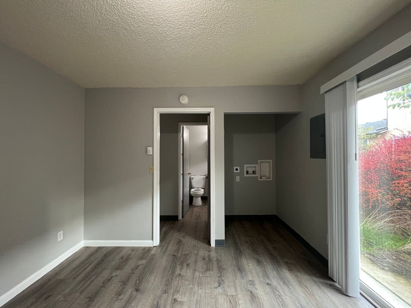 Portland Apartment: 746 SE 187th ave