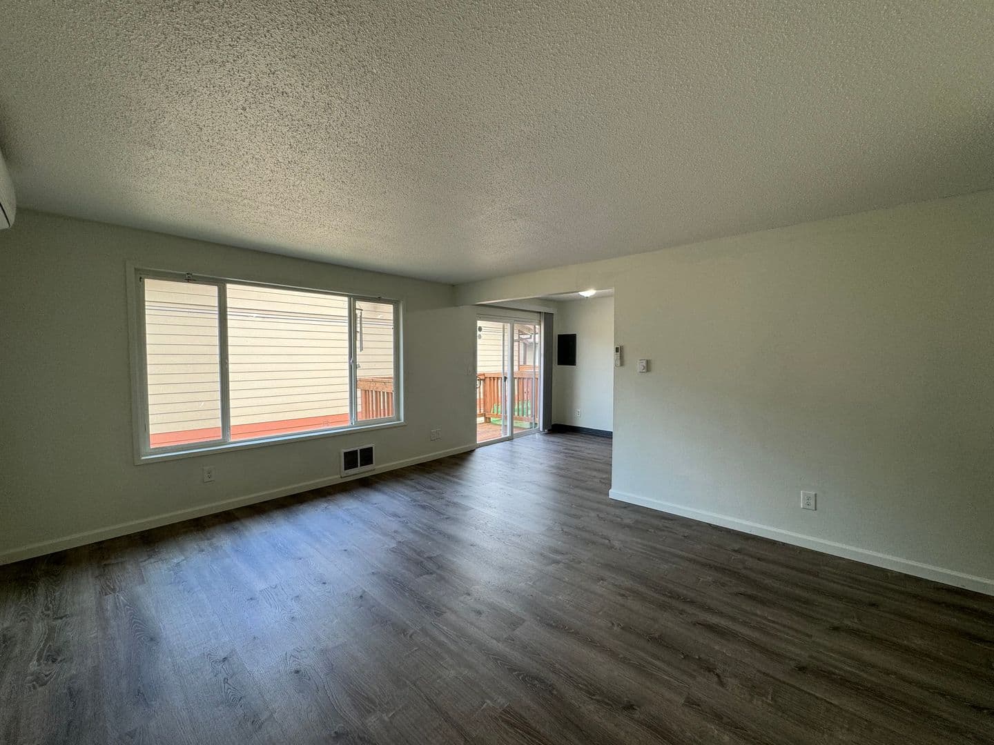 Portland Apartment: 621 NE 162nd