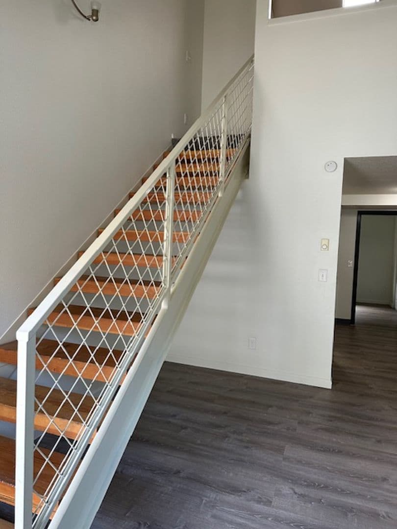 Portland Apartment: 12026 SE Ash St