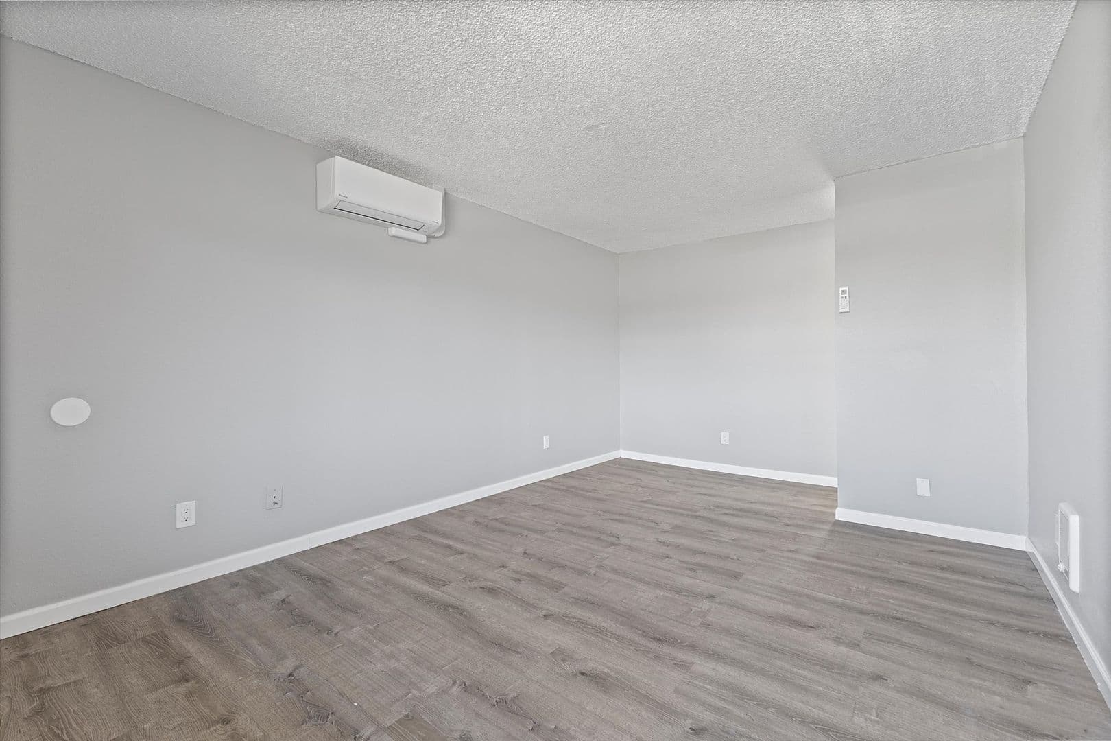 Portland Apartment: 635-741 SE 182nd