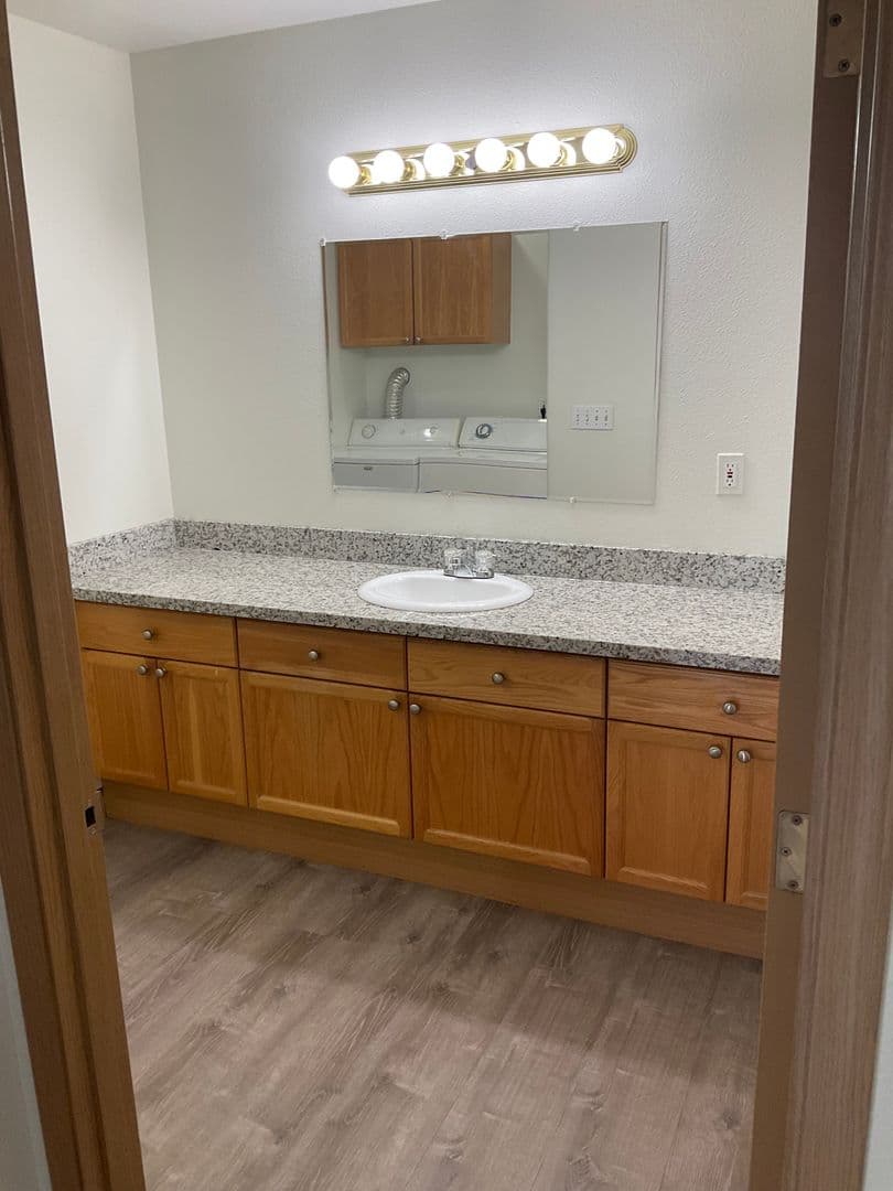 Portland Apartment: 110 & 114 SE 146th Ave.