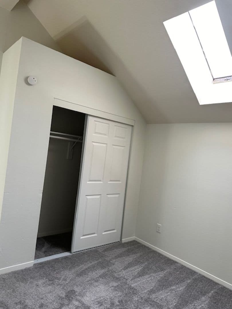 Portland Apartment: 12026 SE Ash St