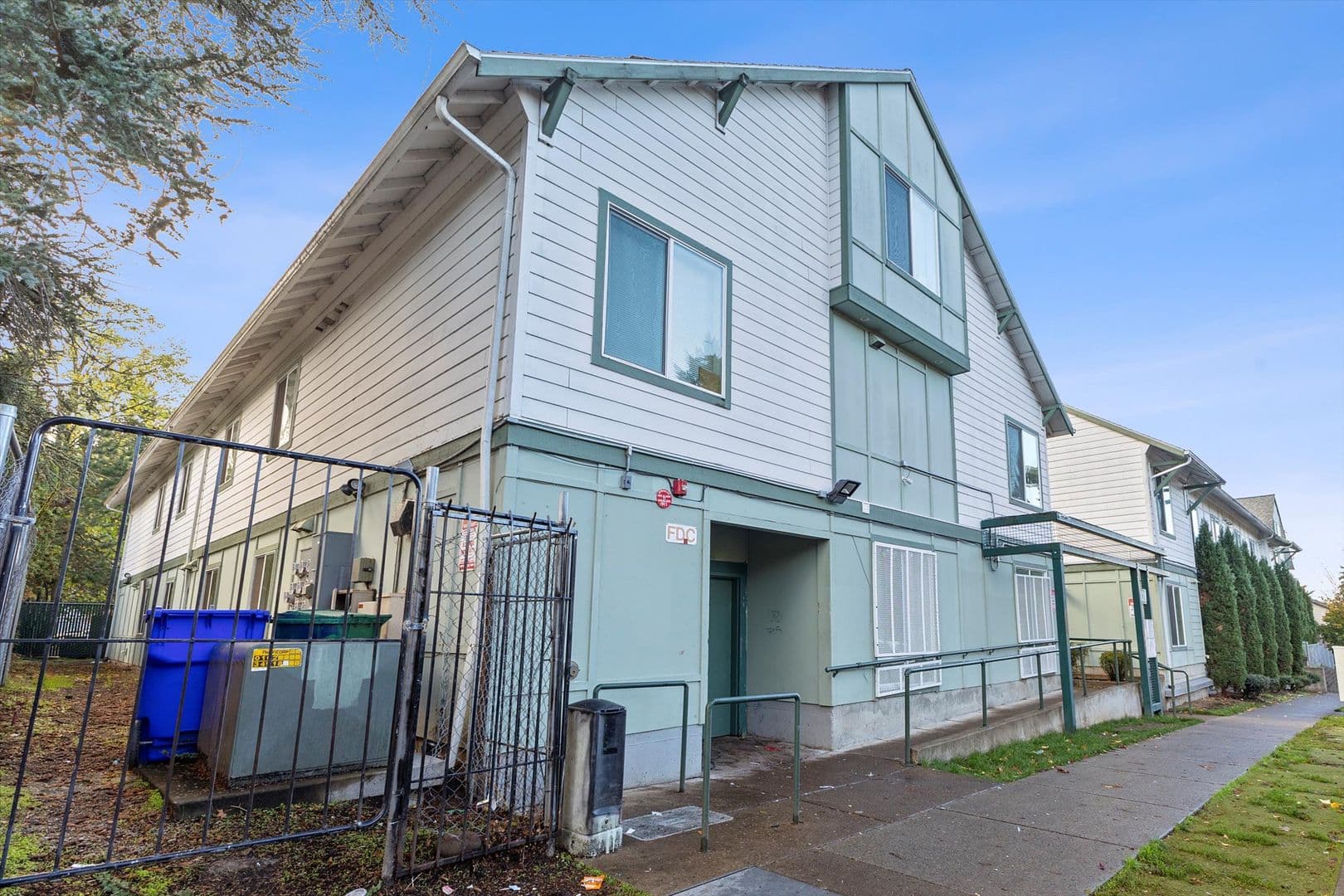 Portland Apartment: 12026 SE Ash St