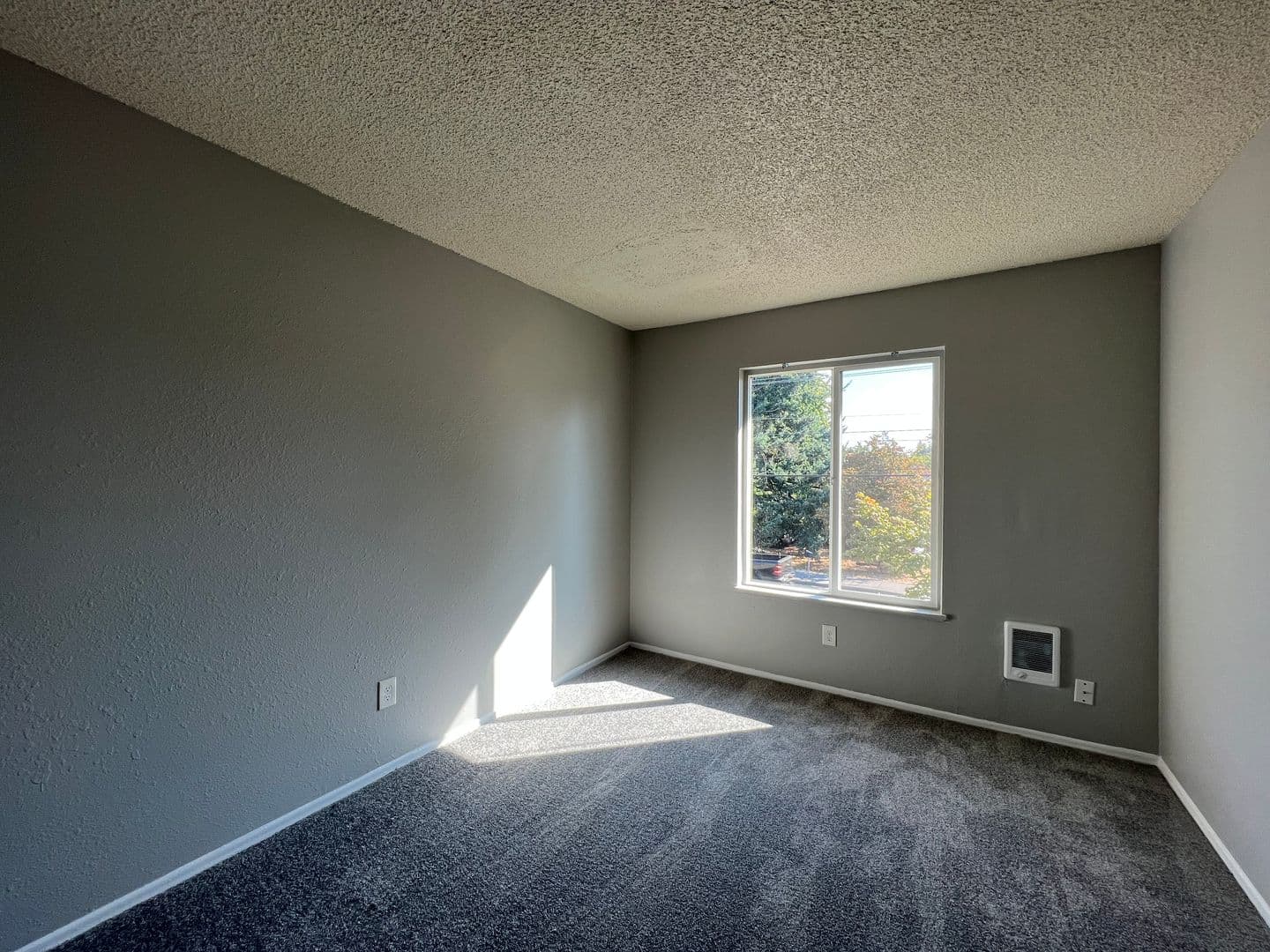 Portland Apartment: 635-741 SE 182nd