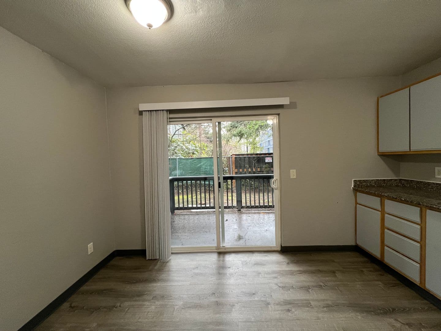 Portland Apartment: 911 SE 187th Ave.