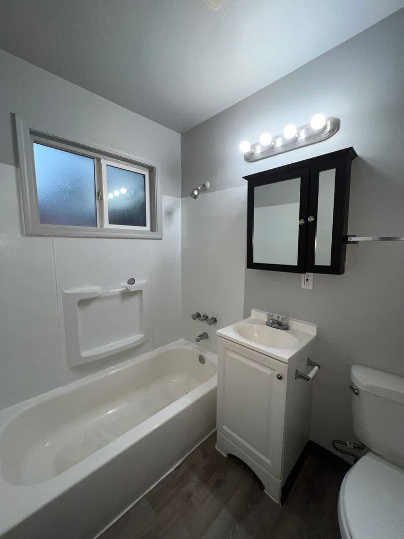 Portland Apartment: 746 SE 187th ave