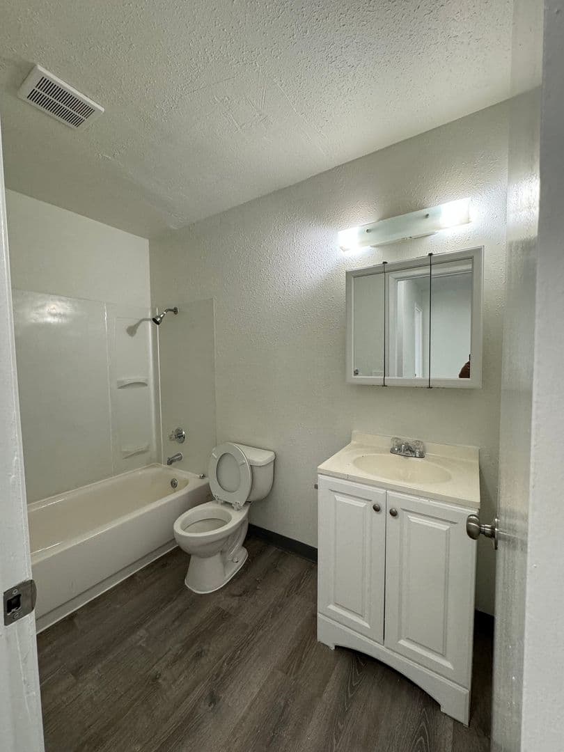 Portland Apartment: 912 NE 91st/924 NE 91st