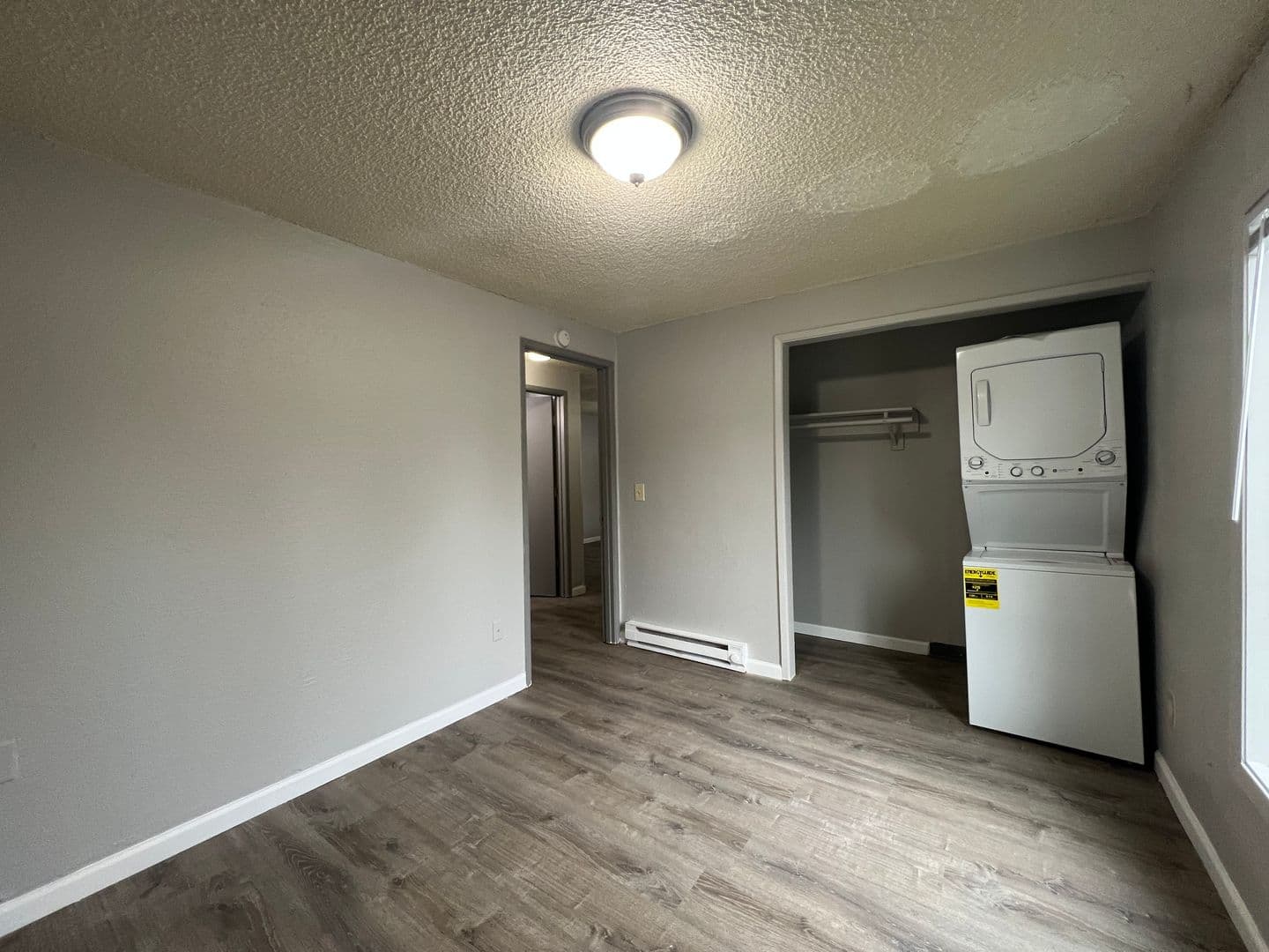 Portland Apartment: 16000 SE Alder St.
