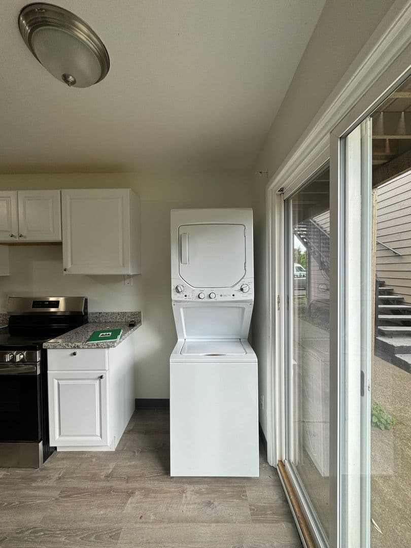 Portland Apartment: 635-741 SE 182nd