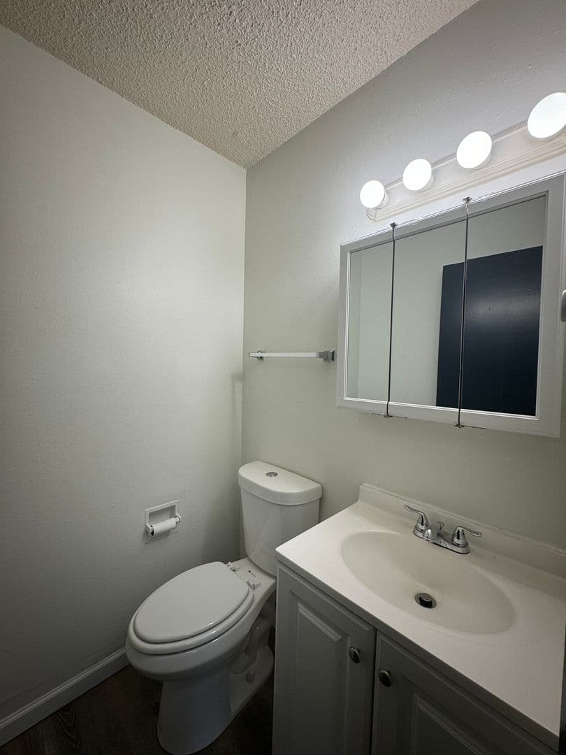 Portland Apartment: 10329 NE Prescott St.