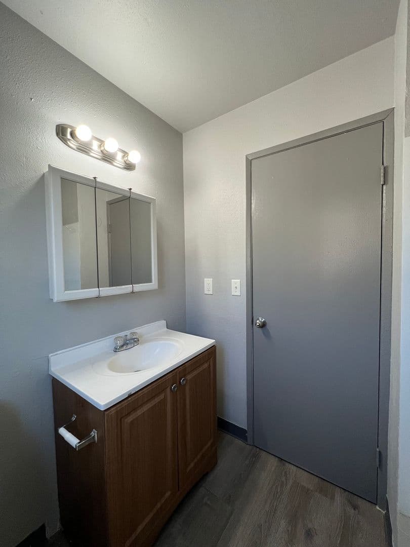 Portland Apartment: 635-741 SE 182nd