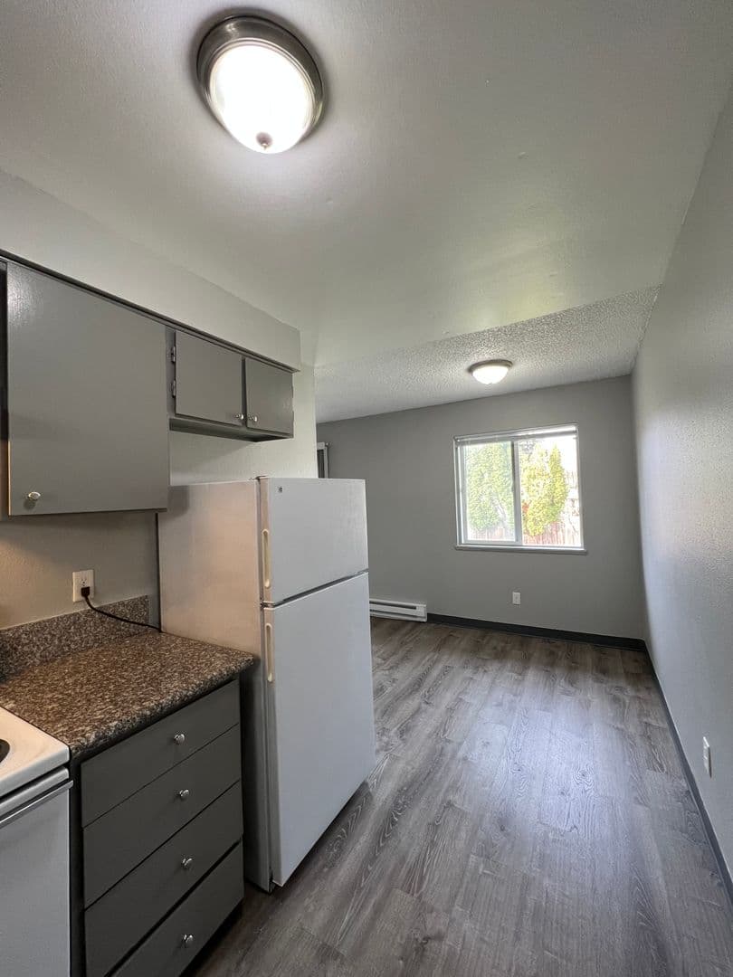 Portland Apartment: 16836 SE Stark St