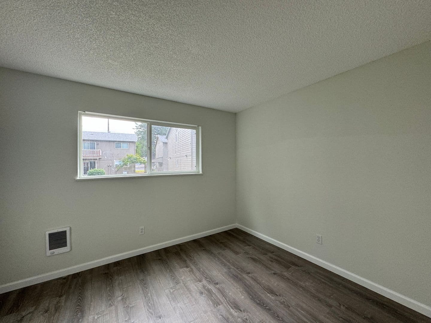 Portland Apartment: 635-741 SE 182nd
